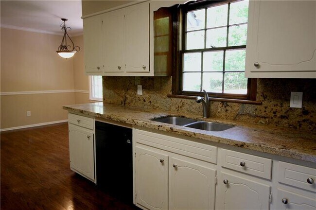 Building Photo - 770 Greenvine Pl