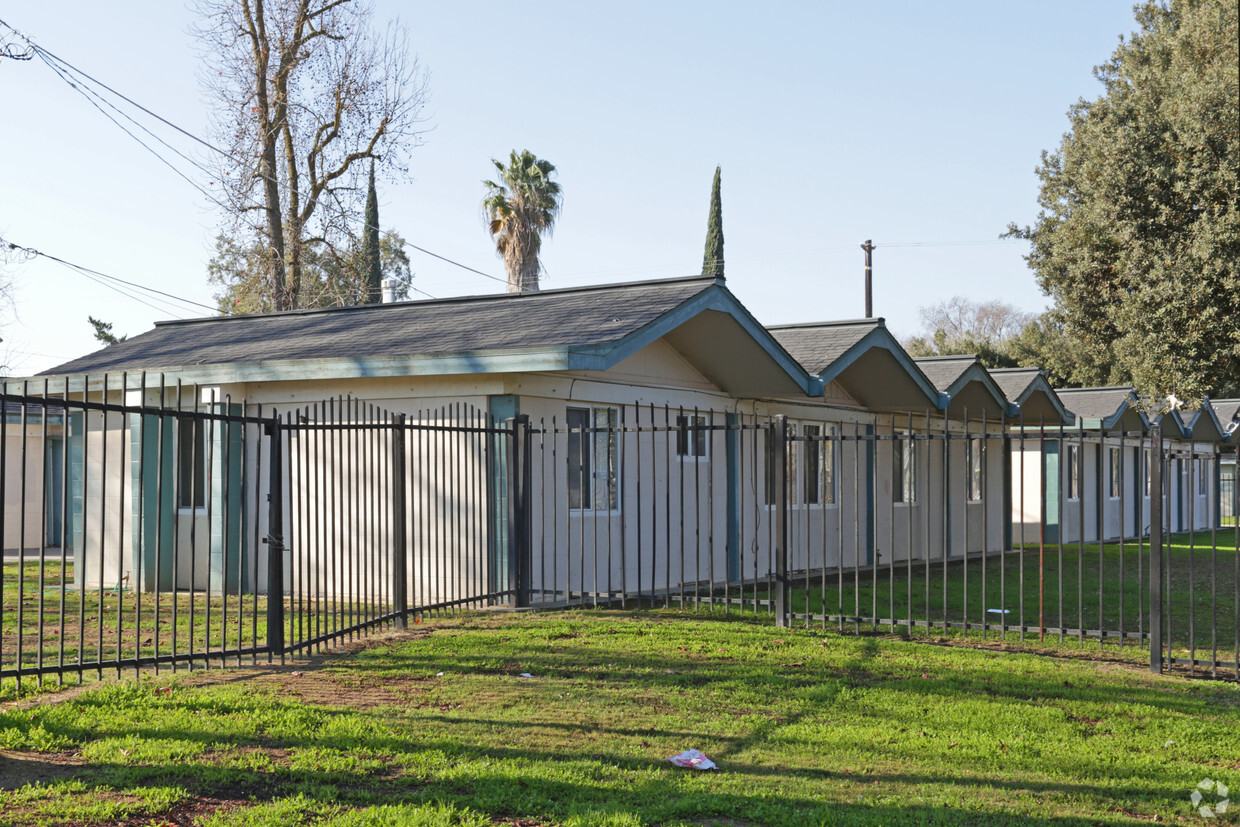 Building Photo - Del Rey Apartments