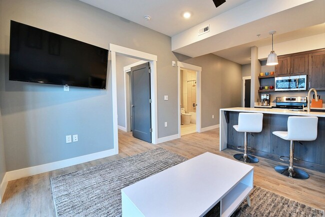 Building Photo - Modern One Bedroom in Prospector!