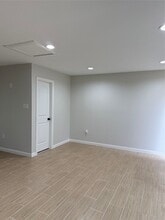 Building Photo - 534 Sulphur St