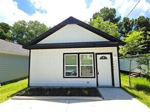 Building Photo - 11442 Underwood St