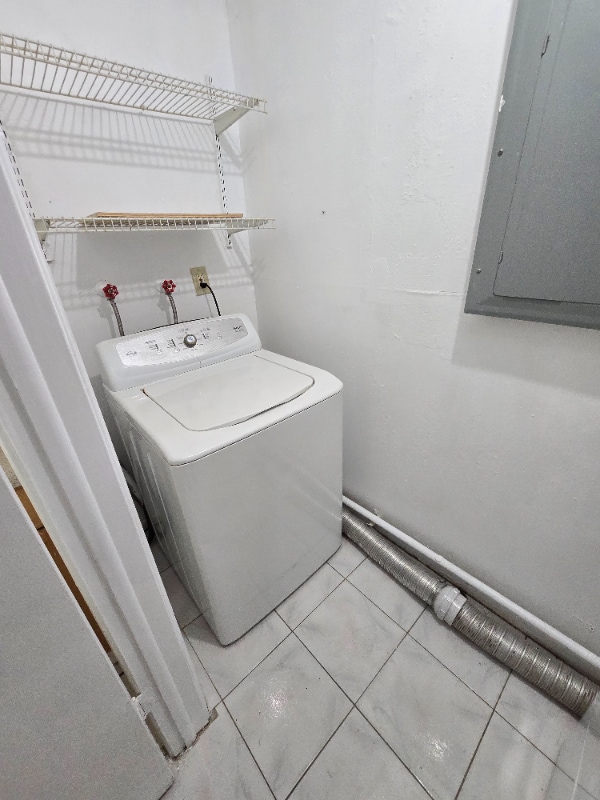 Building Photo - 1706 Azalea Ct