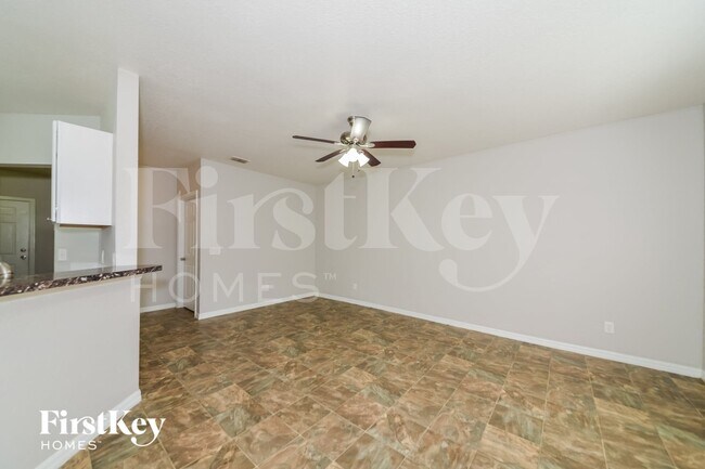 Building Photo - 4448 N Biscayne Dr