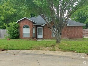 Building Photo - 1213 Urban Dr