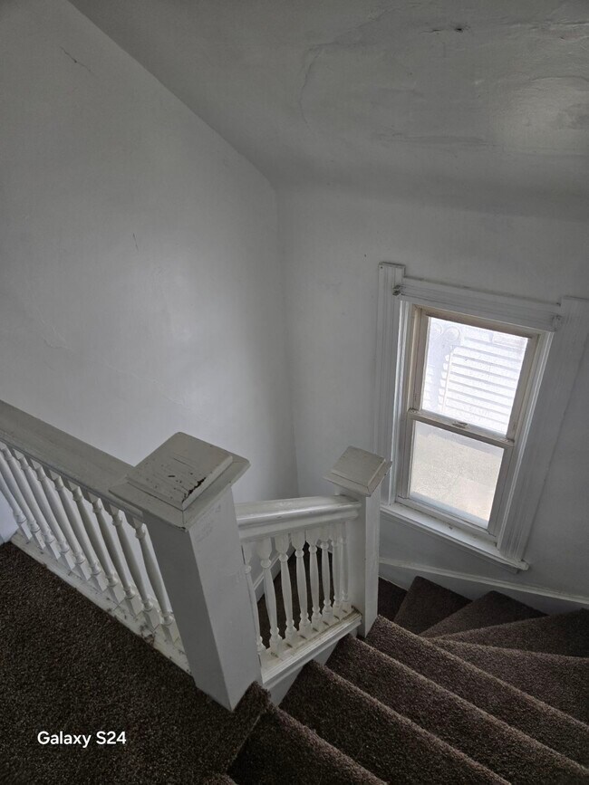 Building Photo - 1135 Woodville Rd