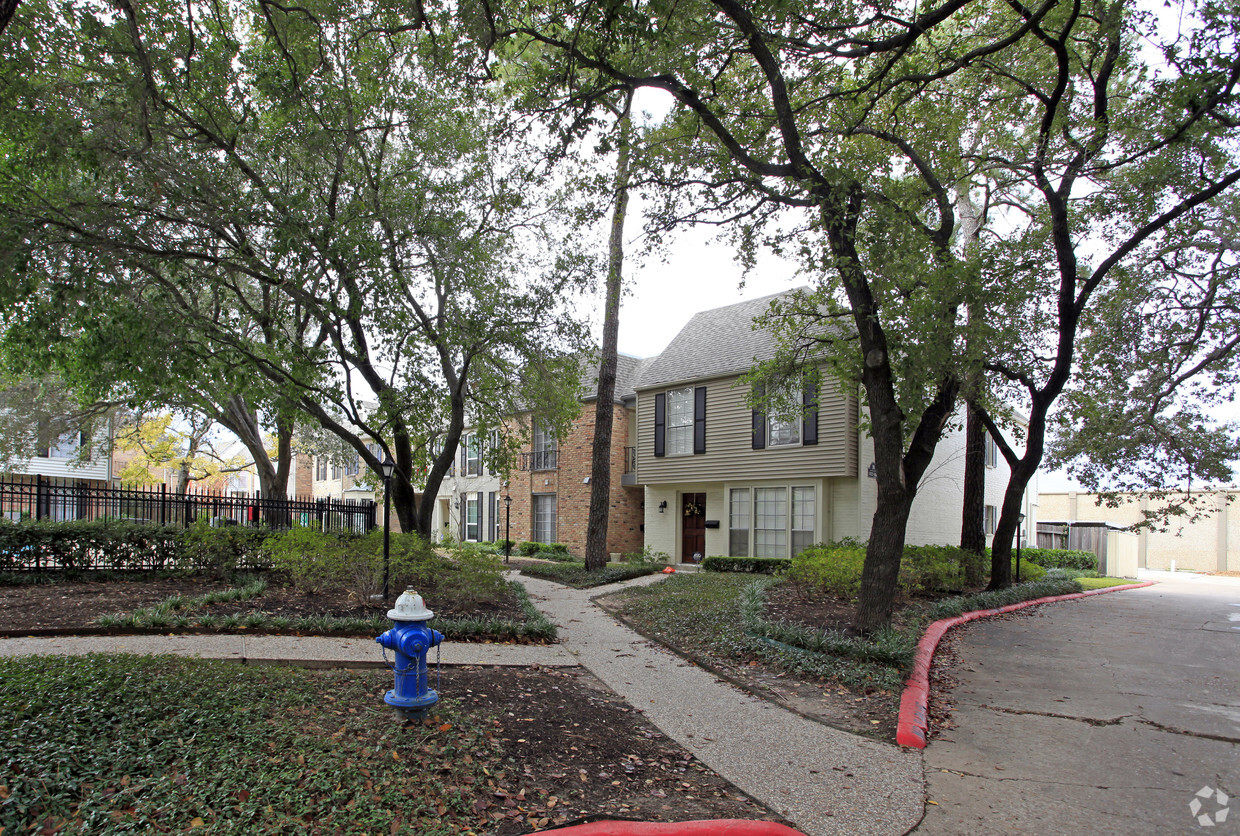 Georgetown Townhomes - Apartments in Houston, TX | Apartments.com