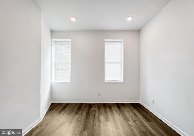 Building Photo - 2028 W Westmoreland St
