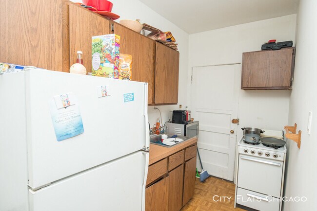 Building Photo - 3036 N Halsted St