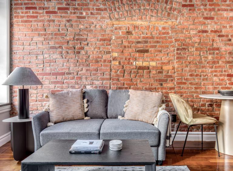 Foto principal - 326 E 35th St