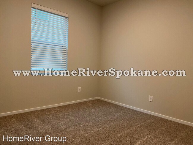 Building Photo - 4 br, 2 bath House - 5820 W. Yorktown Ln.