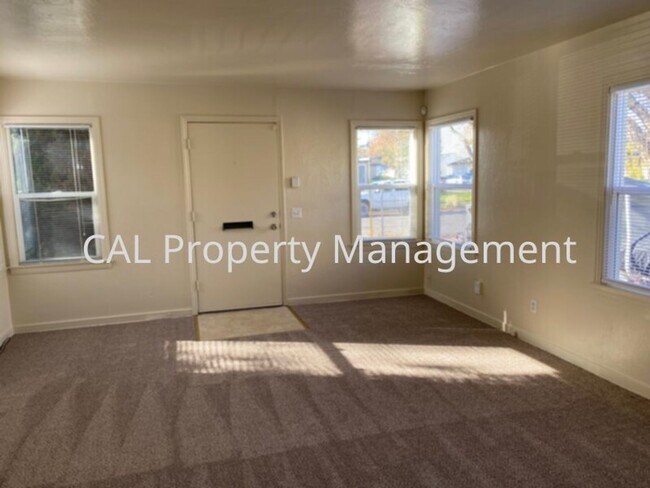 Building Photo - COSC-Wilson Duplex