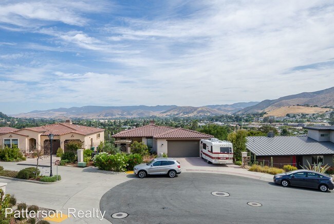 Building Photo - 3 br, 2.5 bath  - 285 Lawrence Drive