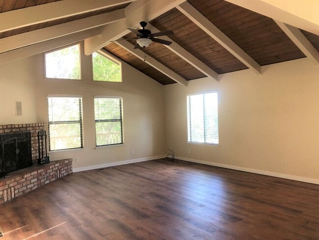 Building Photo - 3/2 home in Lake Wildwood Gated Community, Penn Valley, CA 95946