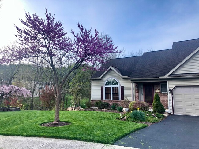 Building Photo - Exeter single family home on private cul-d...