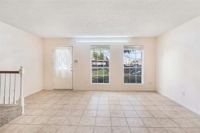 Foto del edificio - 2810 Grants Lake Blvd