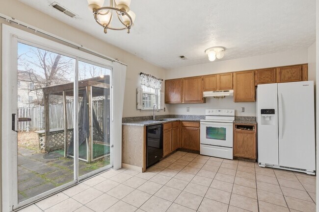 Foto del edificio - 72 Chelmsford Ct