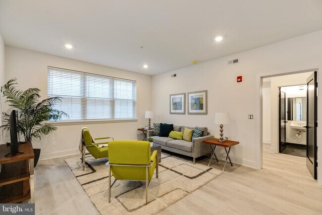 Foto del edificio - 3045-51 Richmond St