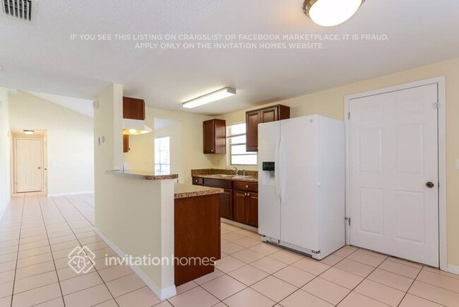 Foto del edificio - 6401 Bali Ct