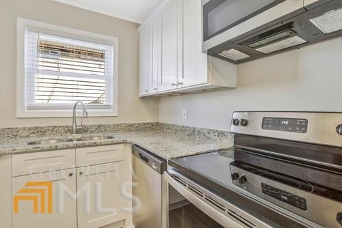 Building Photo - 2871 Knollview Dr