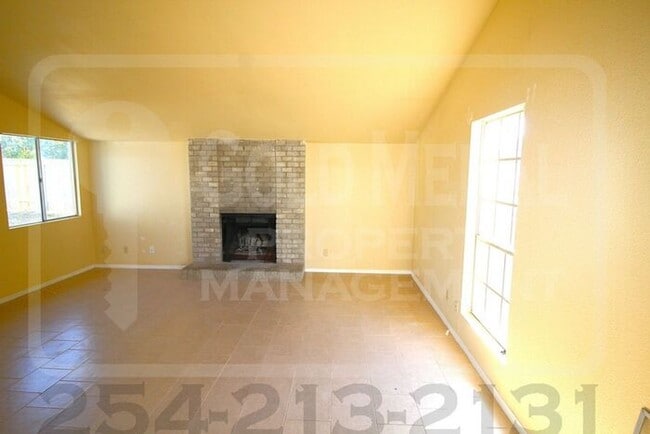 Building Photo - 2002 Sherman Dr