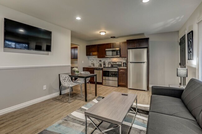 Building Photo - COMPLETELY UPDATED RANCH STYLE PRIVATE ENT...