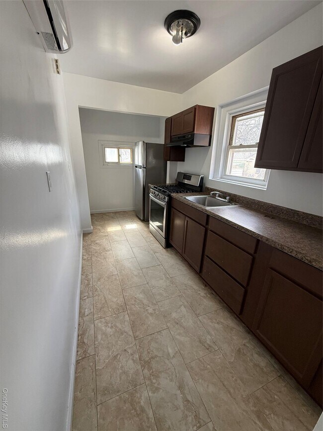 Foto del edificio - 153-12 122nd Ave