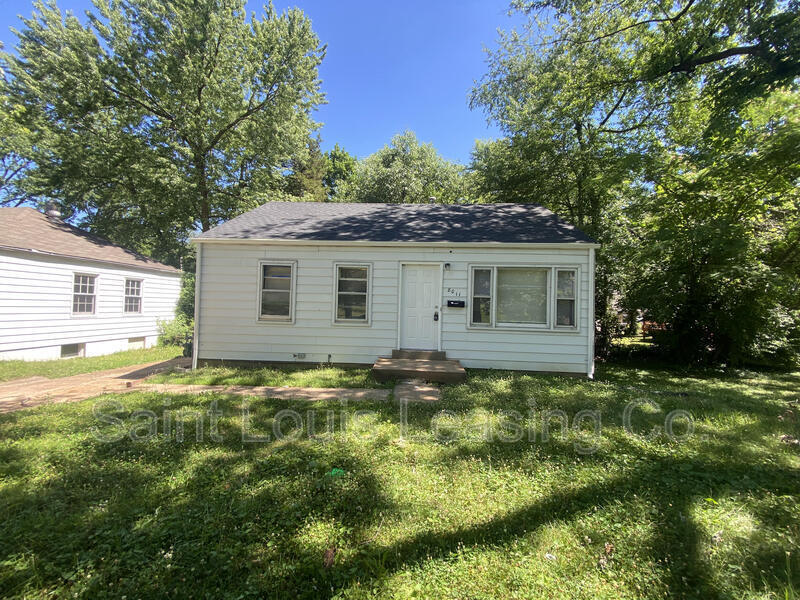 8011 Busiek Ave, Berkeley, MO 63134 House Rental in Berkeley, MO