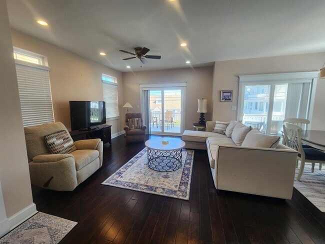 Building Photo - 16 N Decatur Ave