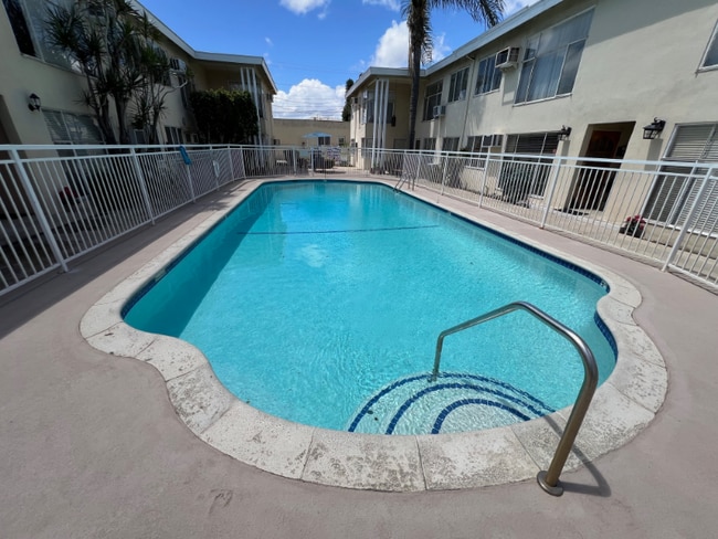 Building Photo - 4475 Murietta Ave