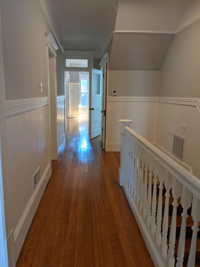 Building Photo - 3 bedroom in San Francisco CA 94110