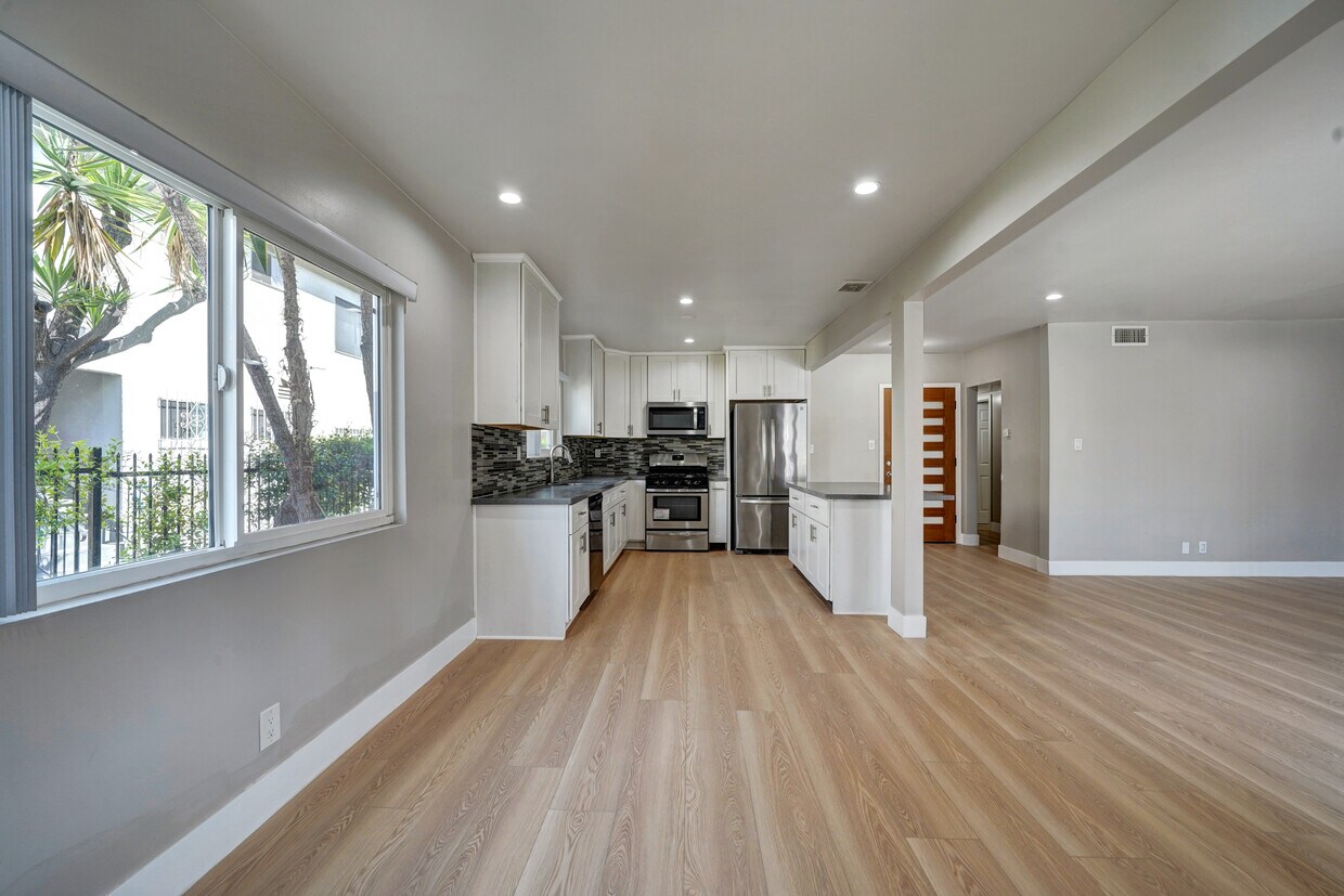 Primary Photo - 2040 S Sherbourne Dr
