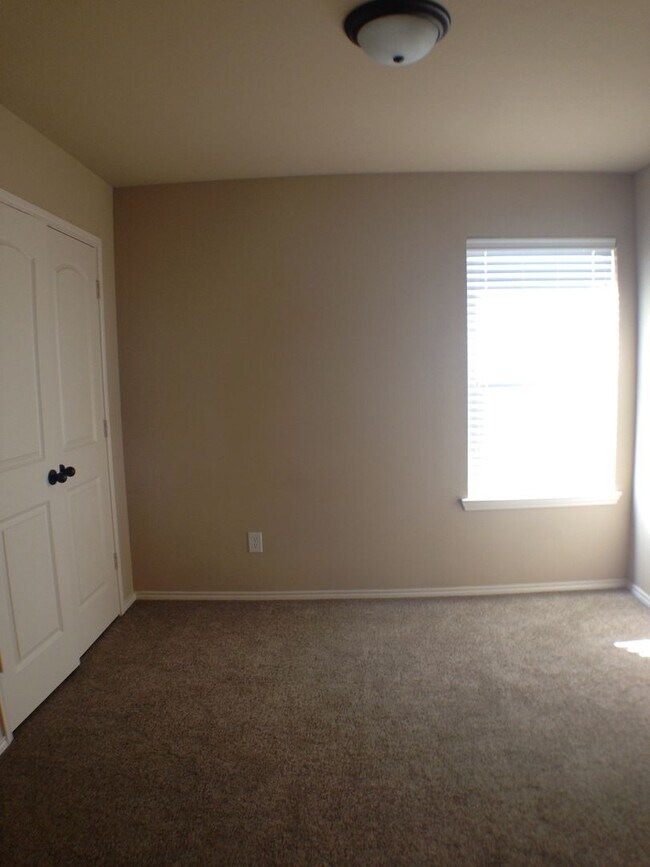 Foto del edificio - Beautiful 3 Bedroom, 2.5 Bath duplex located in Woodland Estates!