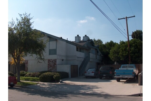 Foto del edificio - 1637 W Valencia Dr