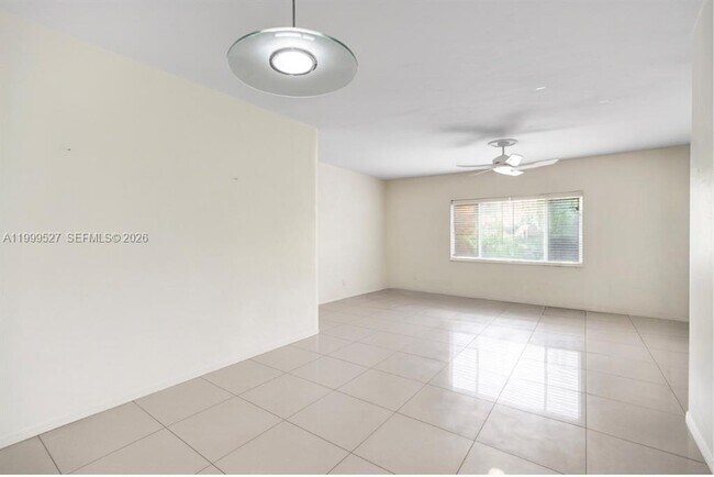 Foto del edificio - 729 NE 16th Ave