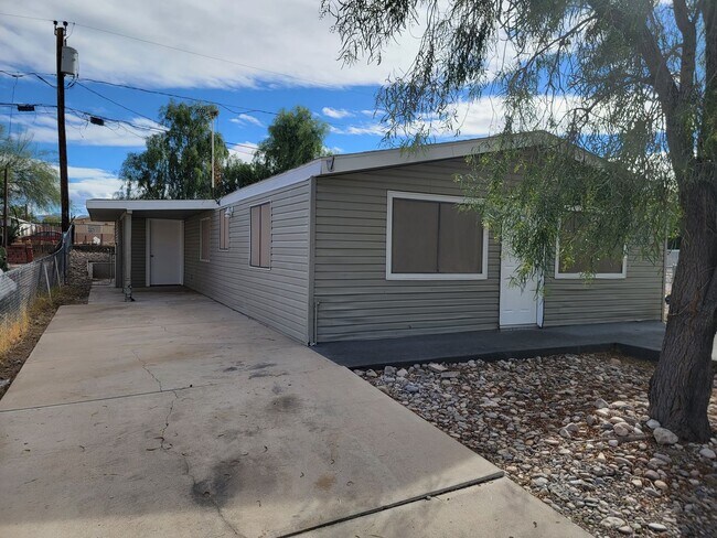 Foto del edificio - Newly Remodeled 2 Bedroom Manufactured Home