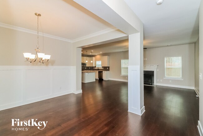 Foto del edificio - 46 Crestbrook Ln