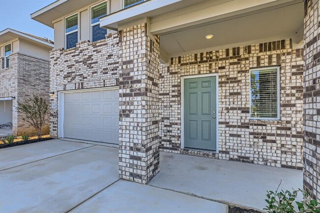 Building Photo - 121 Standing Rock Ln