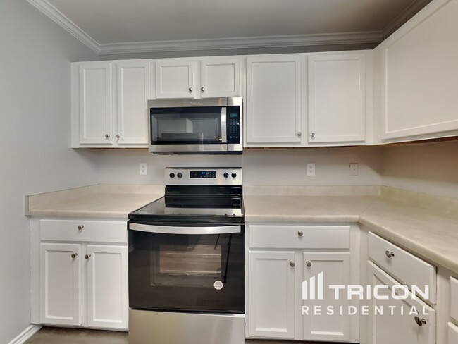 Building Photo - 1507 Golden Wing
