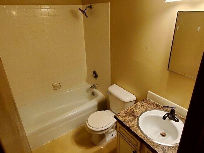 Foto del edificio - 5420 Leighton Ave