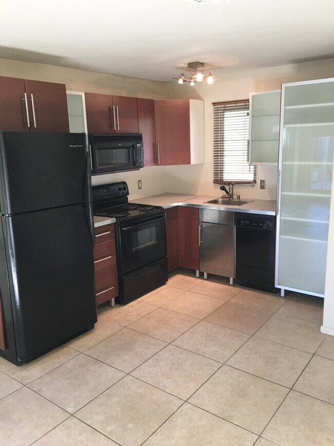 Foto del edificio - 501 S Calle Abronia