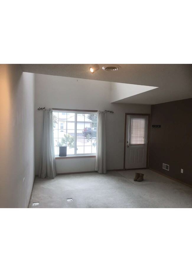 Foto del edificio - 1239 Elmwood Ave