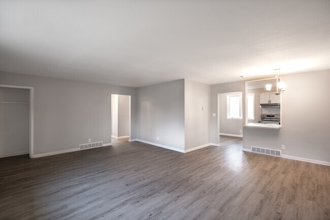Foto del edificio - 420 Stoneybrook Dr