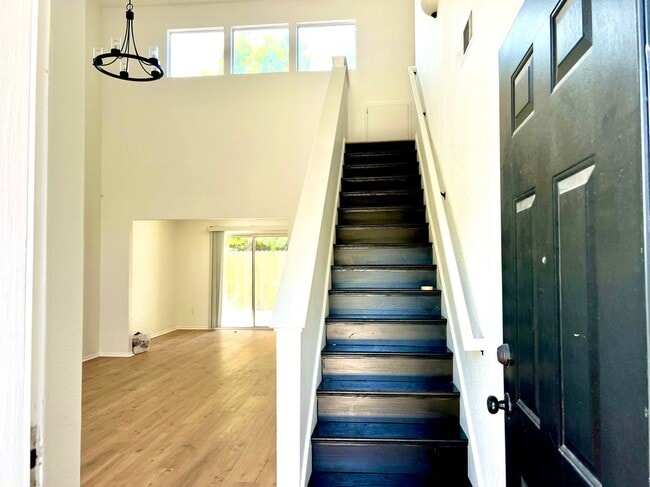 Building Photo - 2093 Nantuckett Cir