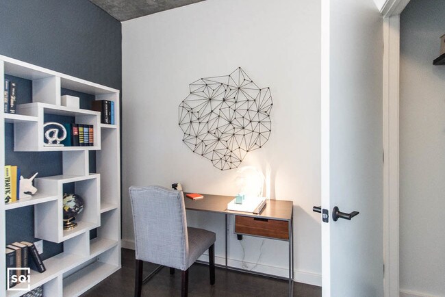 Foto del edificio - 661 W Division St