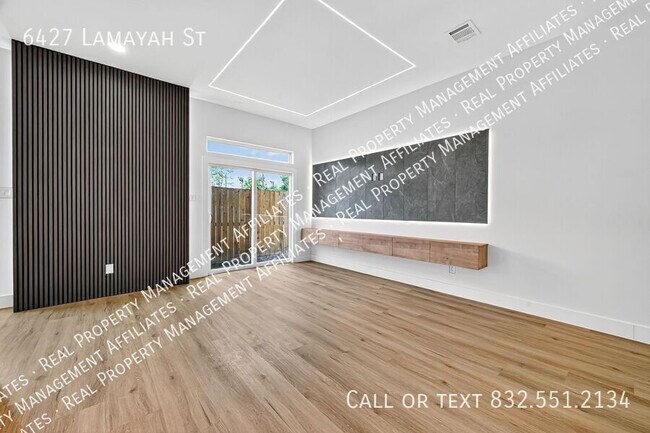 Building Photo - 6427 Lamayah St