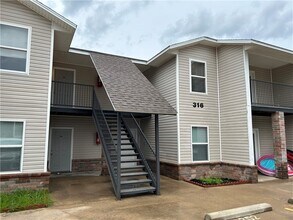 Building Photo - 316 Erin Pl