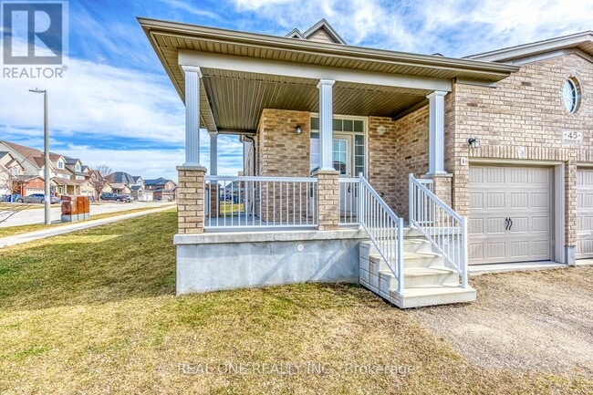Building Photo - 45 Deshane St