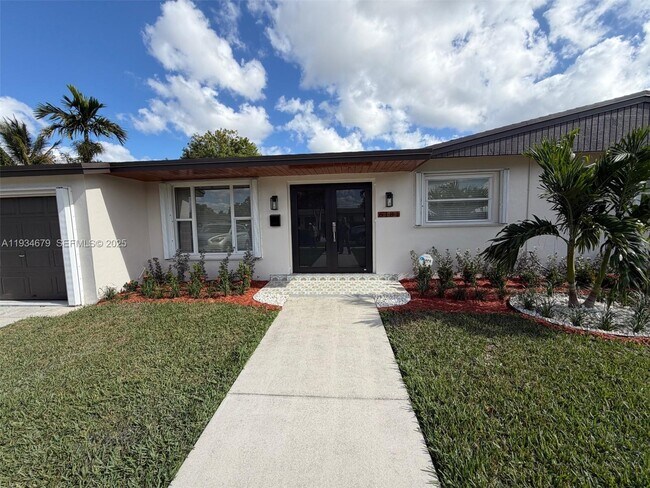 Foto del edificio - 6181 SW 109th Ct