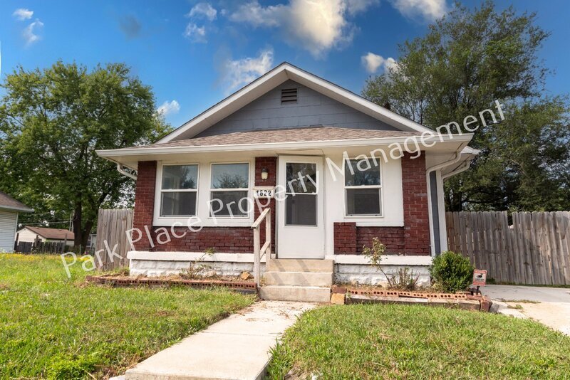 Primary Photo - 1622 E Raymond St