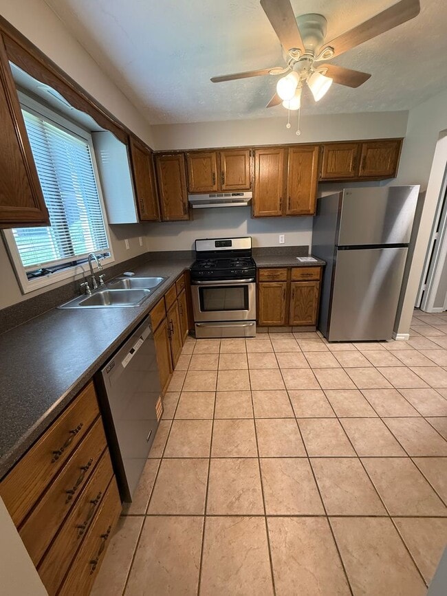 Building Photo - 918 Pearson Cir